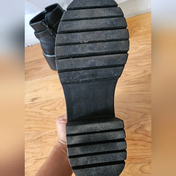 Madden Girl  Black Ankle Boots - Picture 7 of 8